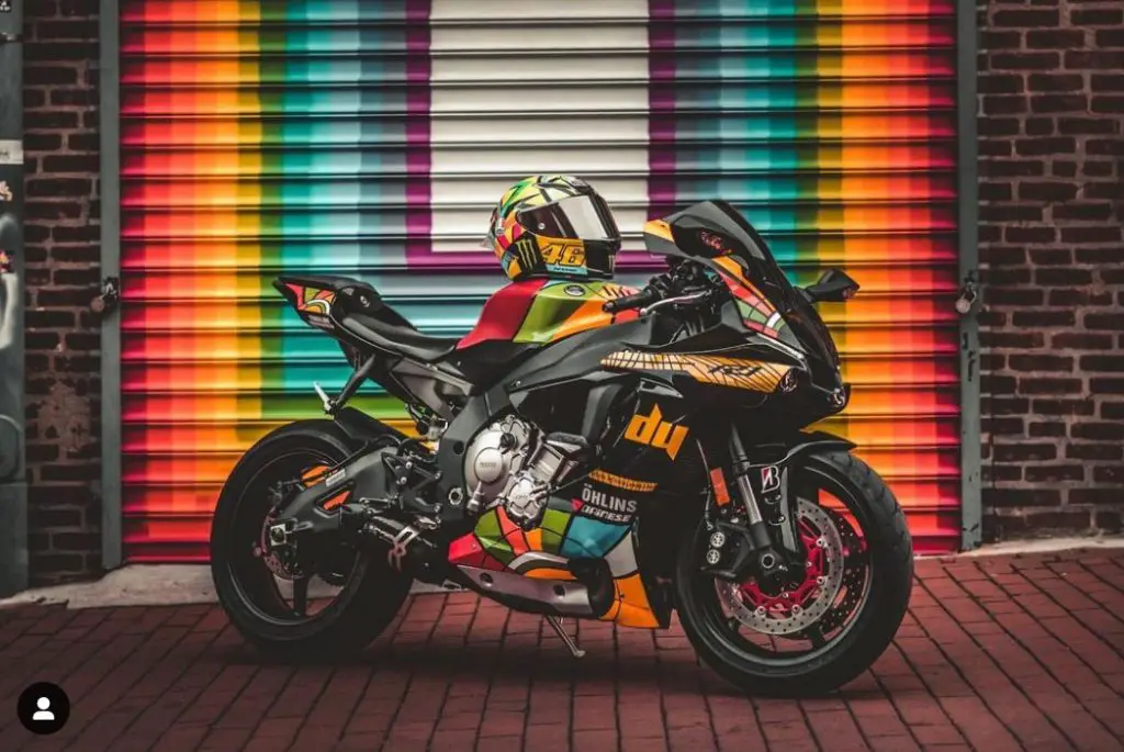 Custom Yamaha R1